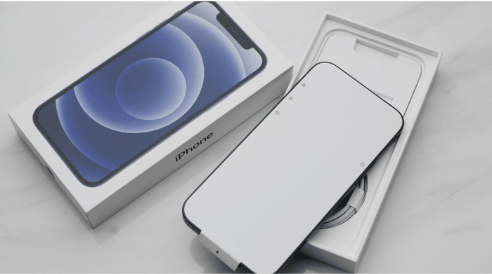Big 1TB phone storage for the dude who keeps everything on him