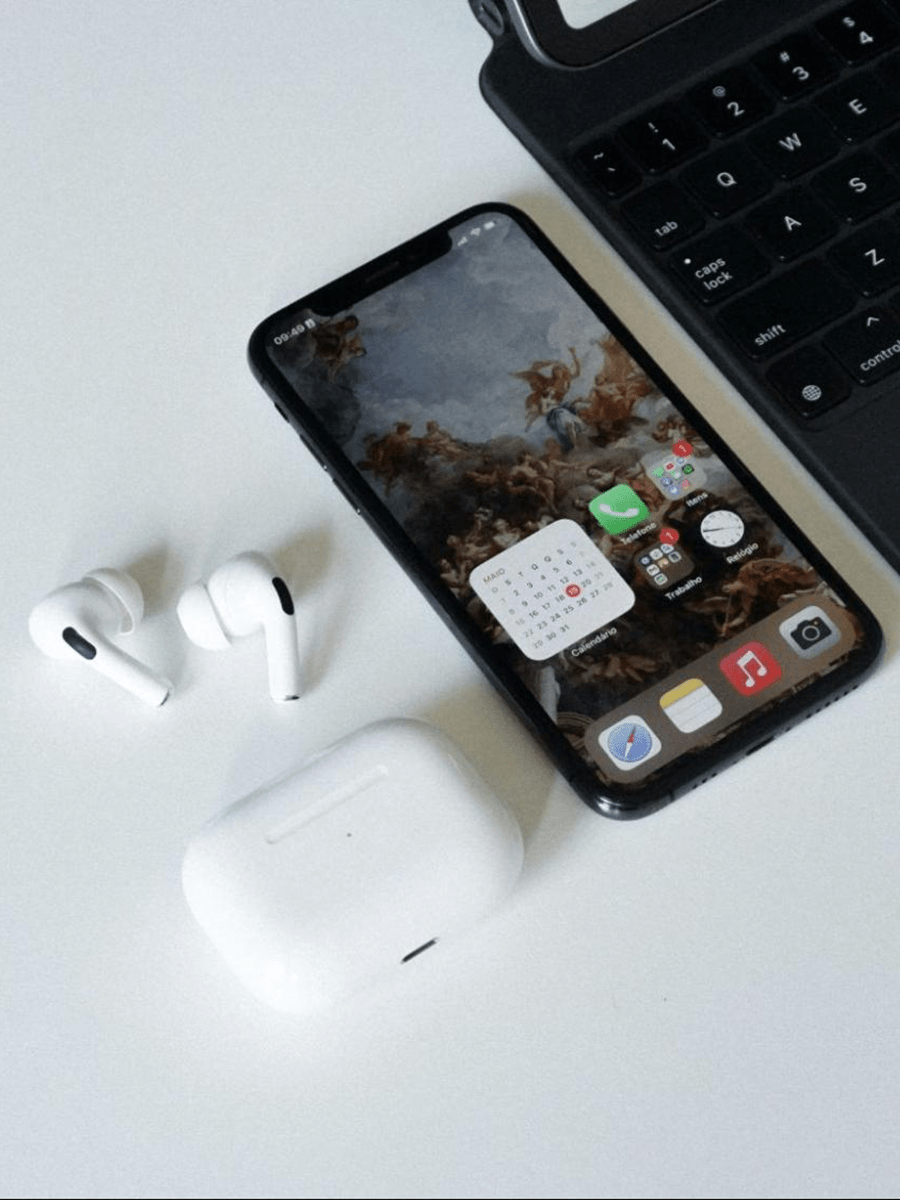 The best universal wireless chargers are going to help you keep all your essential gear powered up and ready-to-rock