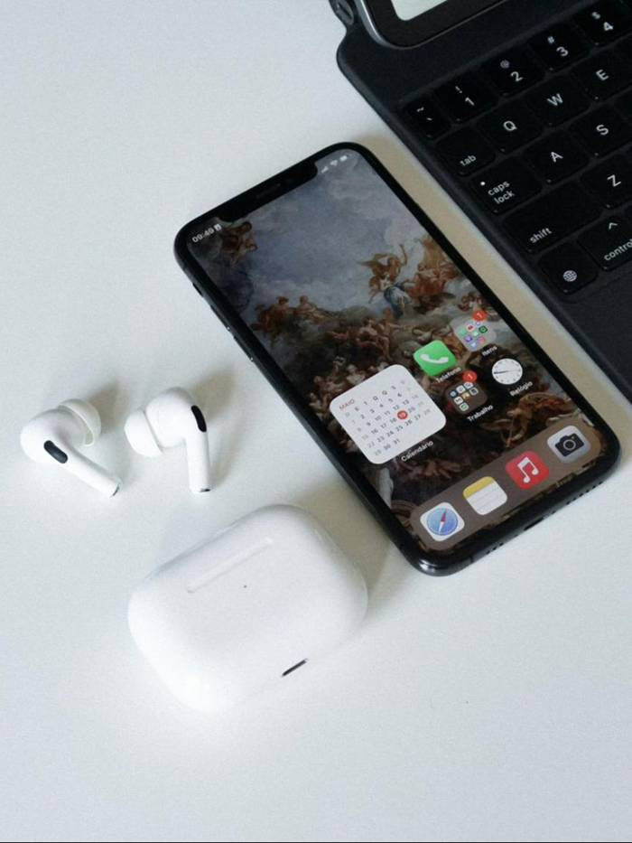 The best universal wireless chargers are going to help you keep all your essential gear powered up and ready-to-rock