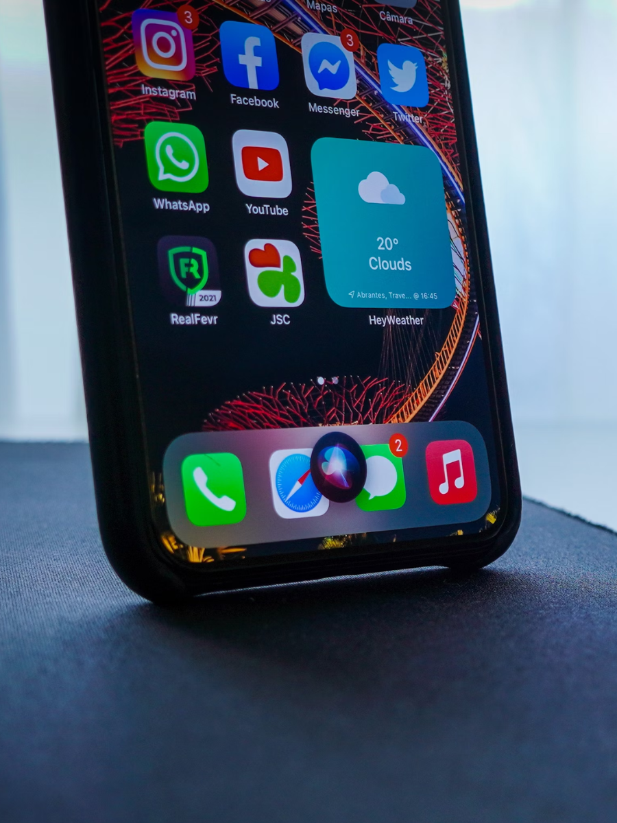 LED vs OLED: Which is Better for Your Device? | Rokform.com
