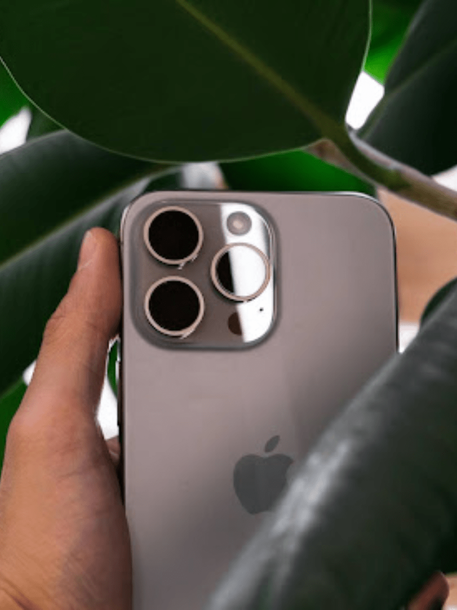 Samsung Galaxy S25 Ultra vs iPhone - The tech titans are back for another round