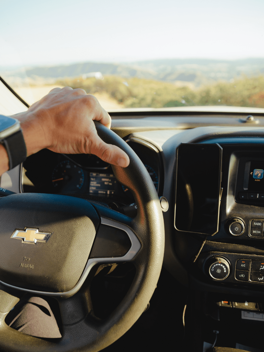 When you’re heading down the road, you don’t need to be distracted. You need the best vent car mounts for Apple, no risky business necessary.