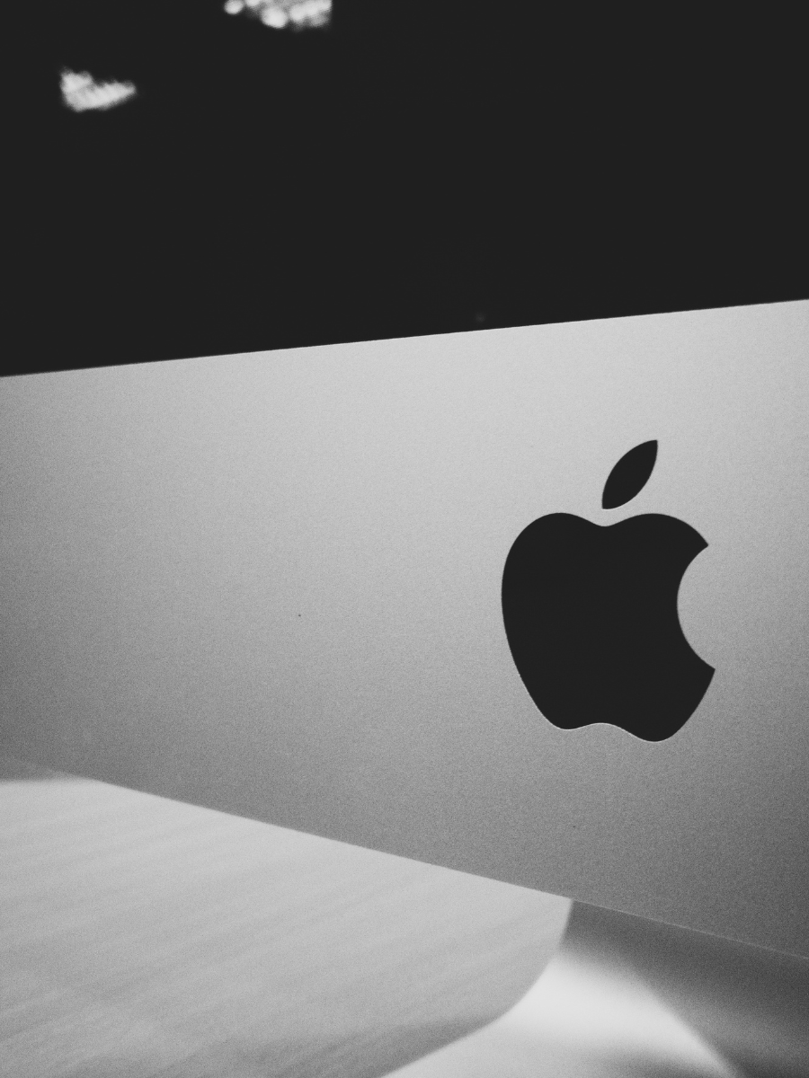 Talk about revolutionary! If the iPhone 17 rumors about a rectangular camera are true, then Apple has the photography game on-lock!