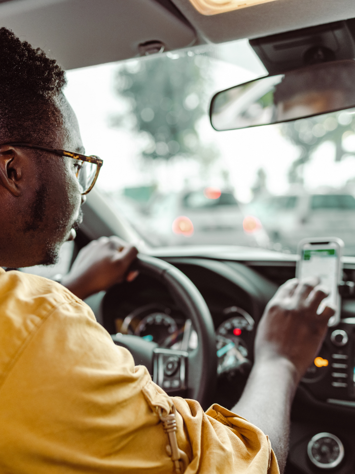 If you’re in the rideshare business, you’re bound to need the right phone holder for Uber drivers - keeping your phone locked-in and safe.