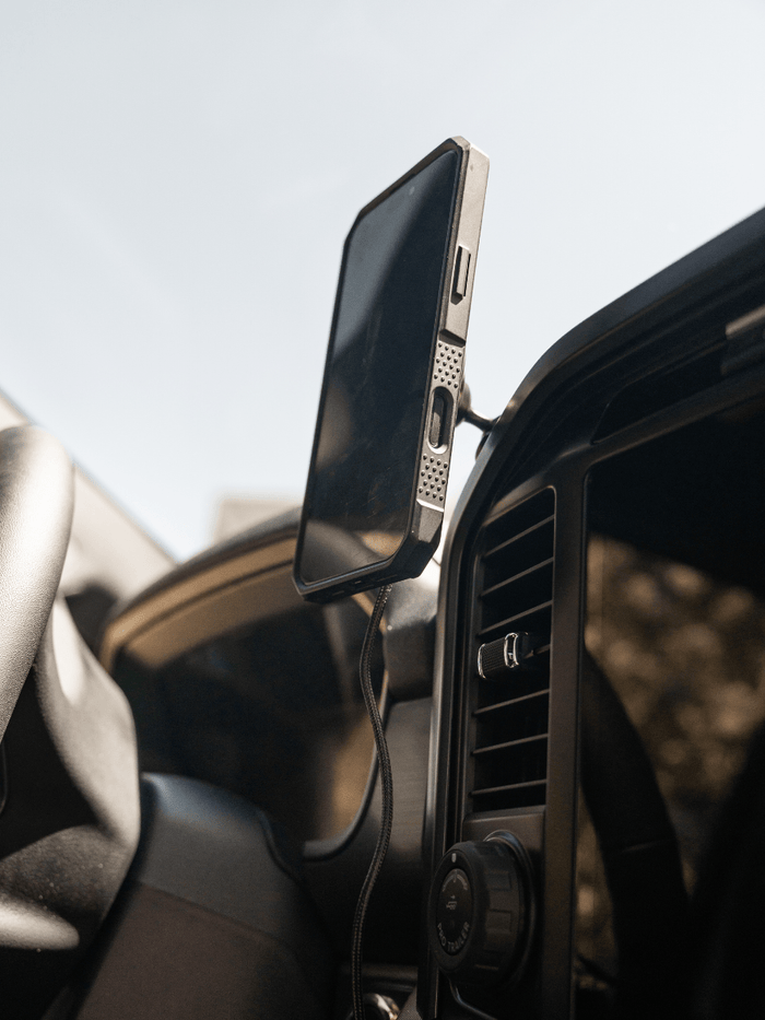 Choosing the ideal dash car charger will make your journey easier. 