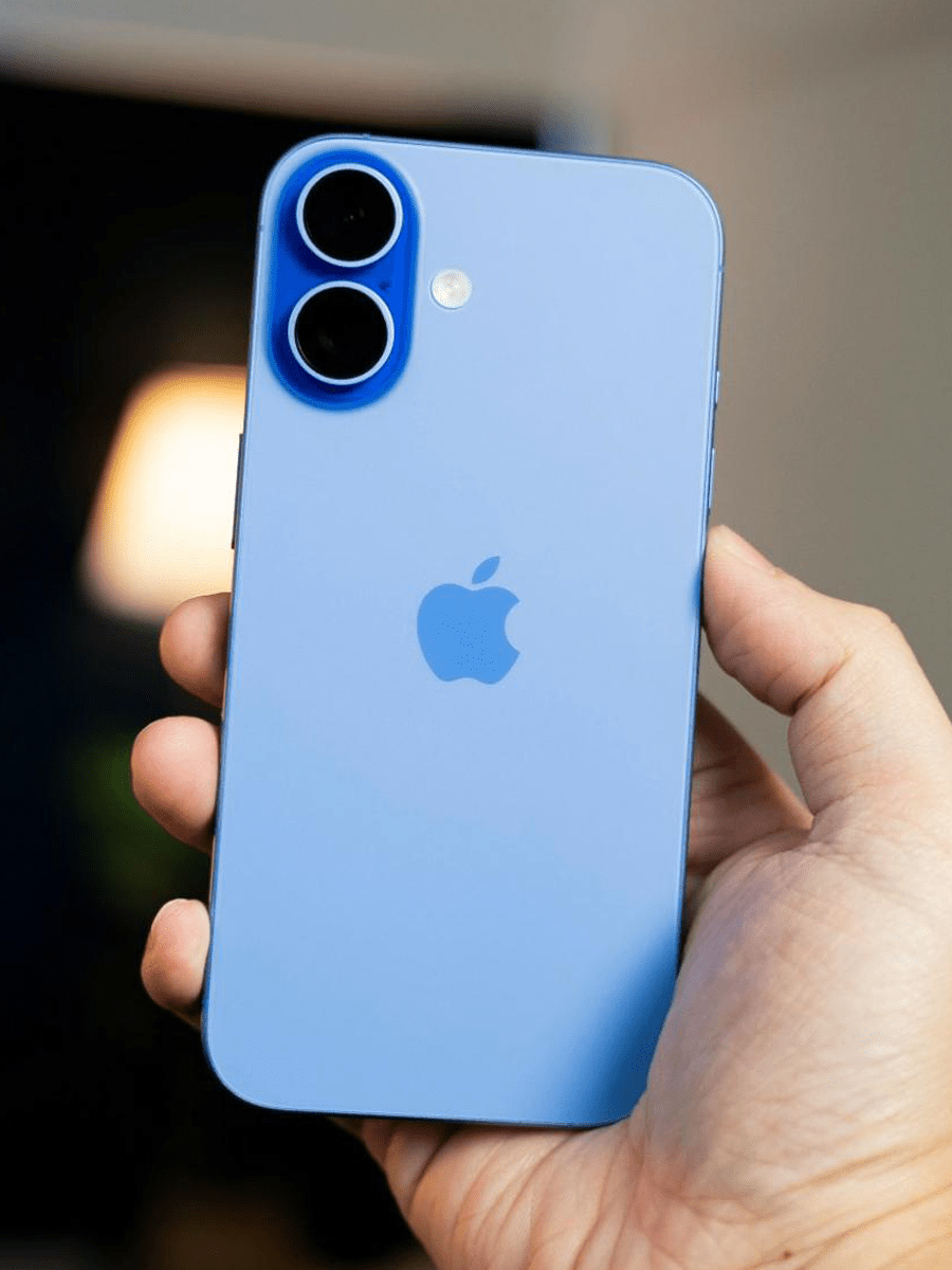 Find yourself still wondering which iPhones have wireless charging? No sweat! We’ll get into them below!