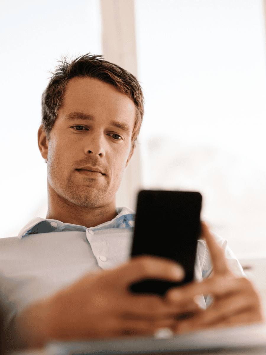 Claude AI vs ChatGPT apps at the palm of your hand, ready for whatever