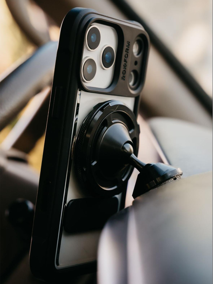 Before cruising along on your next trip, get ready for the knowledge drops in this universal car mount guide, helping you make your pick before you hit the road