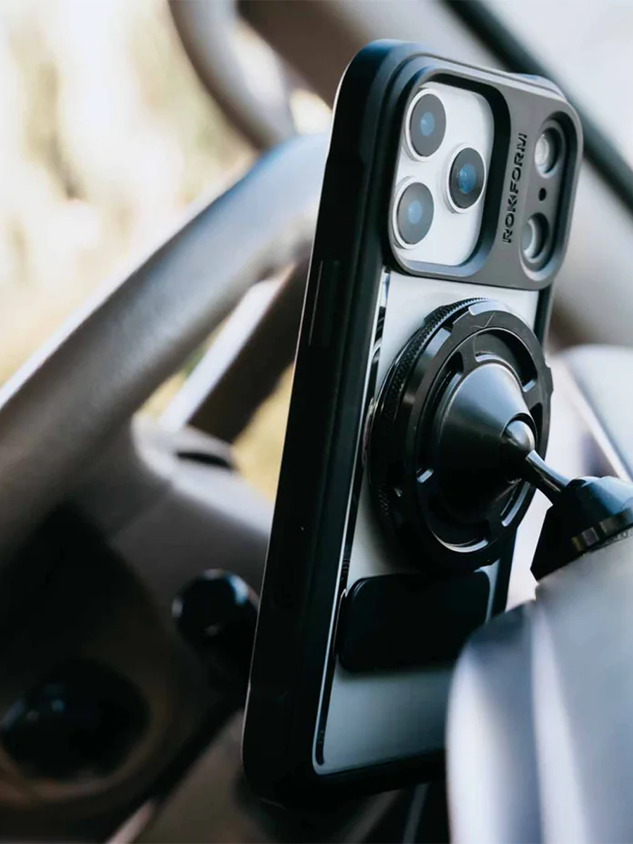 The best universal phone mounts for cars will keep you from worrying about your phone flying out of a holder while you’re cruising along the highway.