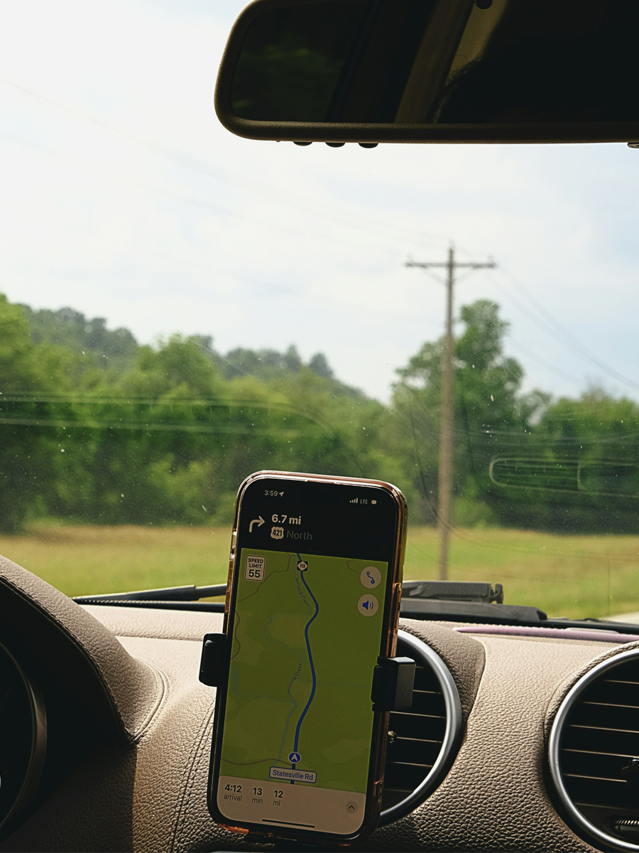 Don’t wind up with universal phone mounts that fail you on the roadway
