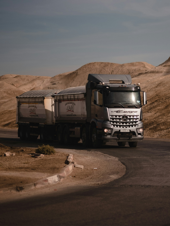 The best universal phone mounts for trucks are the ones that won’t let you down on the roadways.