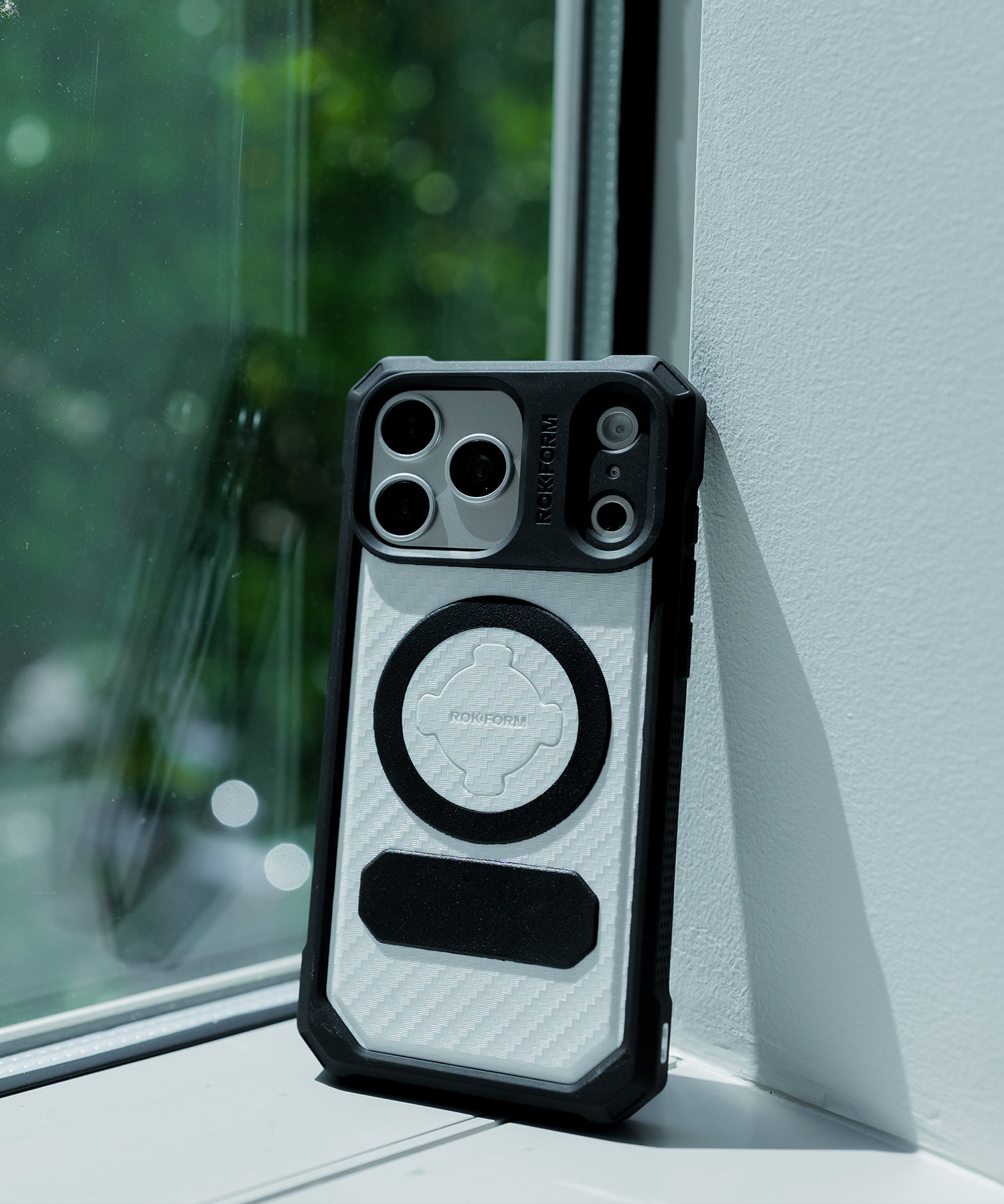 Limited Edition iPhone 17 Pro Rugged Case in Arctic White