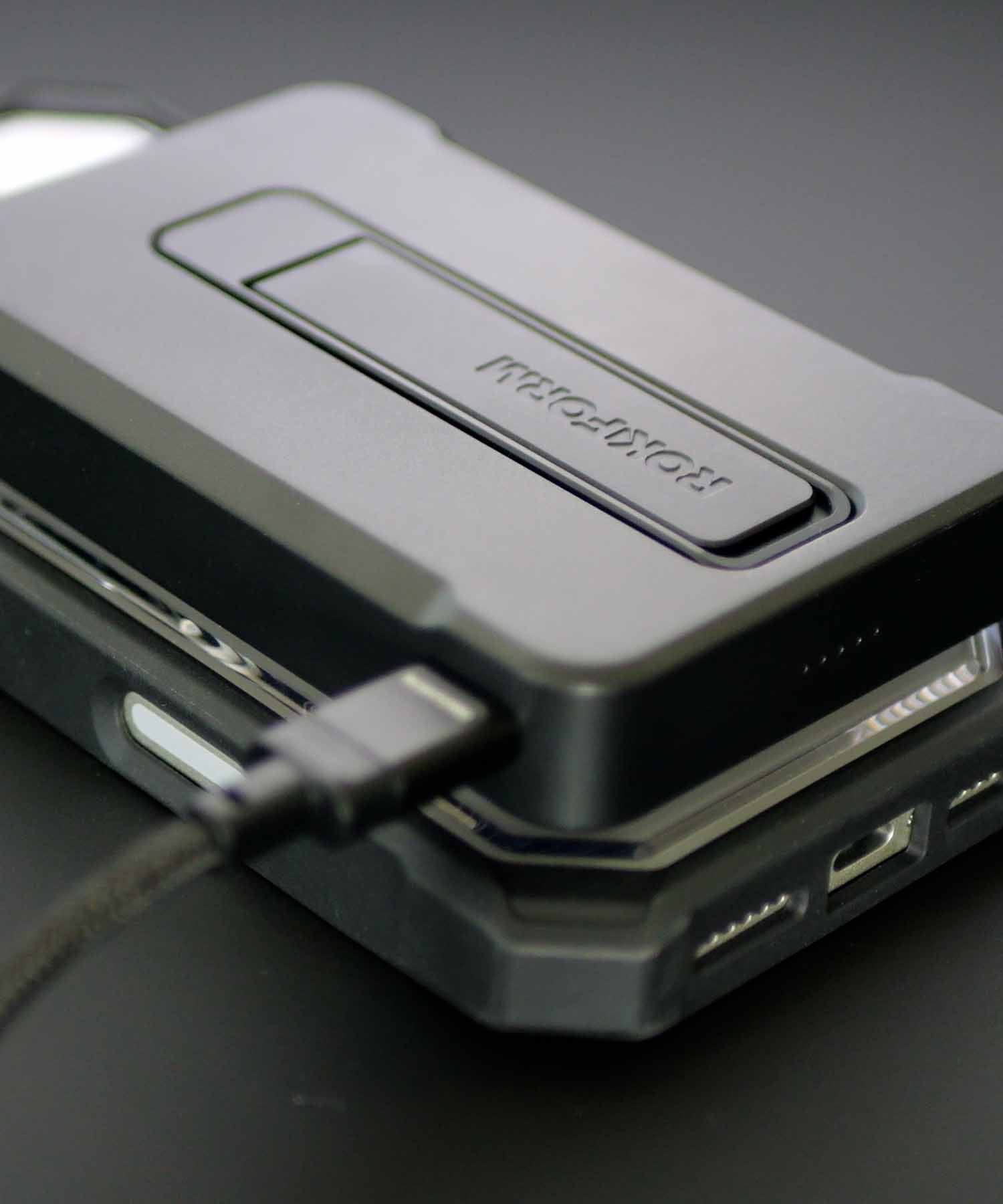 10000mAh Wireless Magnetic Power Bank with Stand