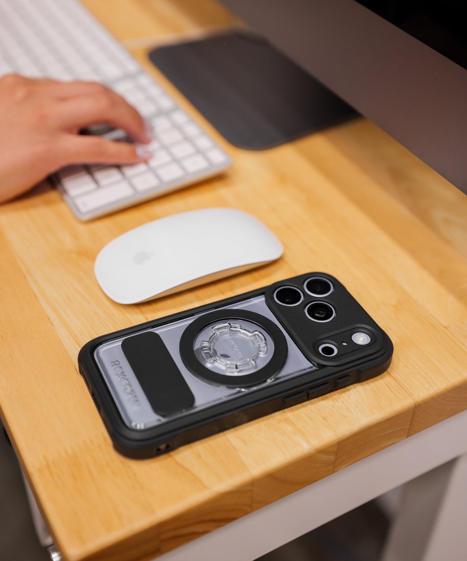 iPhone 18 Pro Crystal Case